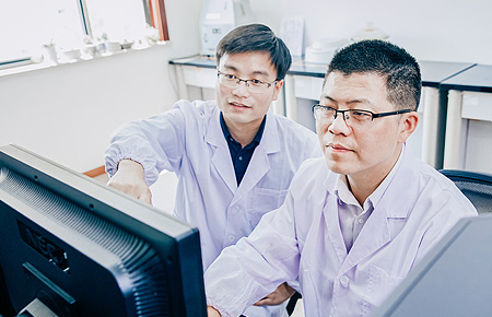 致力于為全球客戶提供全方位系統(tǒng)解決方案，成為他們最值得信賴的合作伙伴。