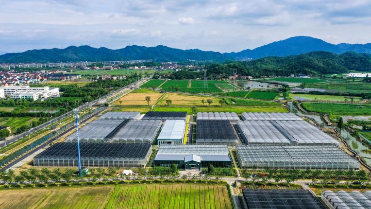 探索鄉(xiāng)村振興與農(nóng)業(yè)產(chǎn)業(yè)轉(zhuǎn)型，推動(dòng)一二三產(chǎn)融合發(fā)展