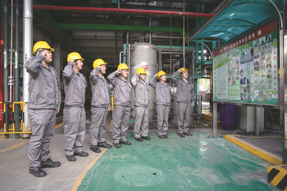 1644466003160624ZQ8g.jpg 開展勞動競賽.jpg